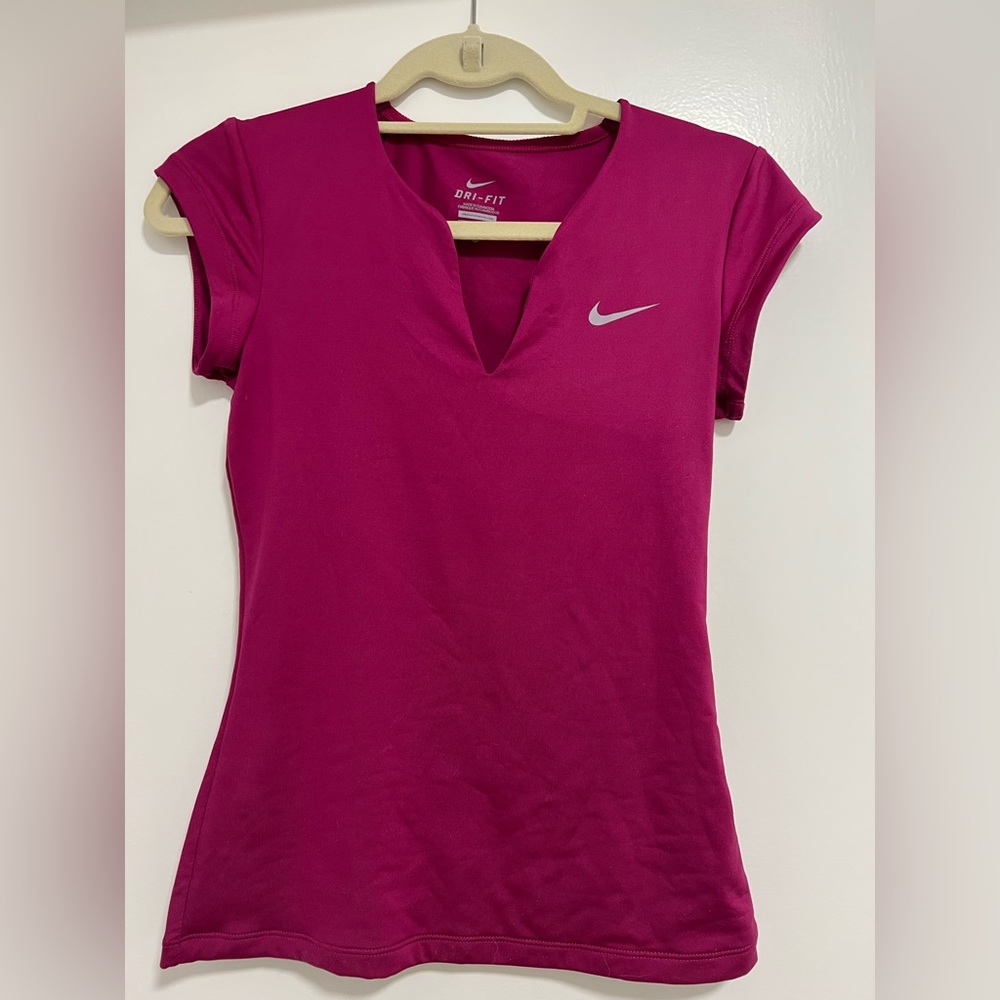 Nike hot pink shirt size small